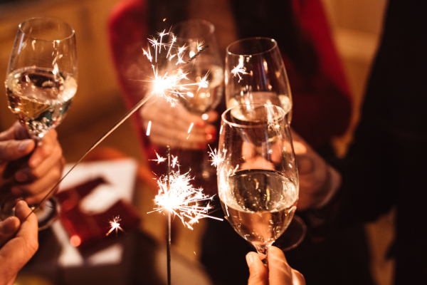 Silvesterfeier als Symbolbild für Artikel zu Neujahrswünschen